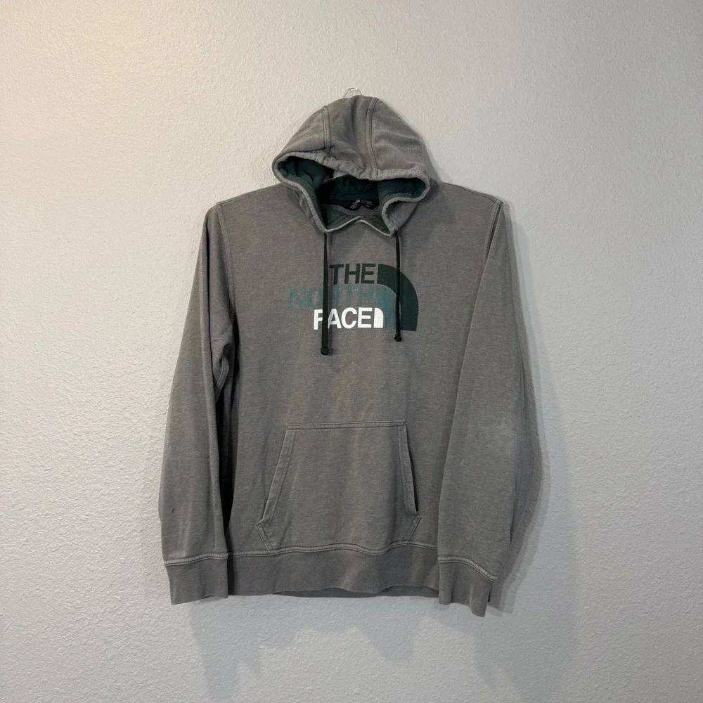 The North Face Men's Size Medium Gray Graphic Logo Pullover Hoodie